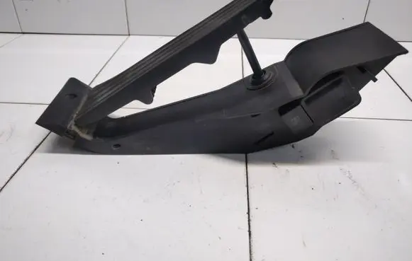 BMW 1 E81 E87 Accelerator throttle pedal