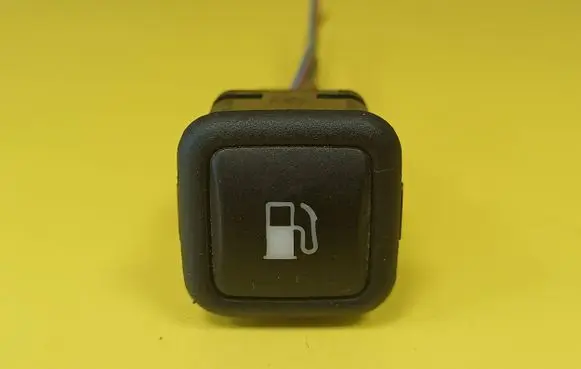 Volkswagen Golf IV Fuel tank opening switch 3B0959833A