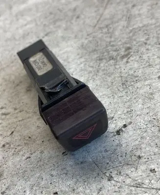 Volvo V50 Hazard light switch 8651399