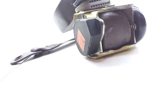 Mazda 323 Front seatbelt 566310901 09784S