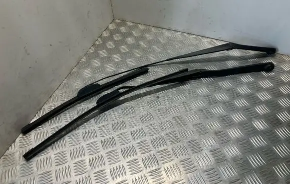 Nissan Juke I F15 Front wiper blade arm W000014869