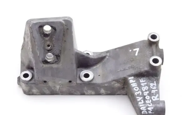 Iveco Daily 4th gen Engine mounting bracket 504050582