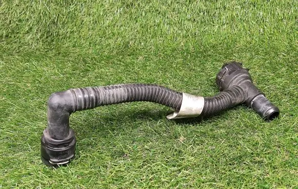 Opel Zafira C Engine coolant pipe/hose 55579265