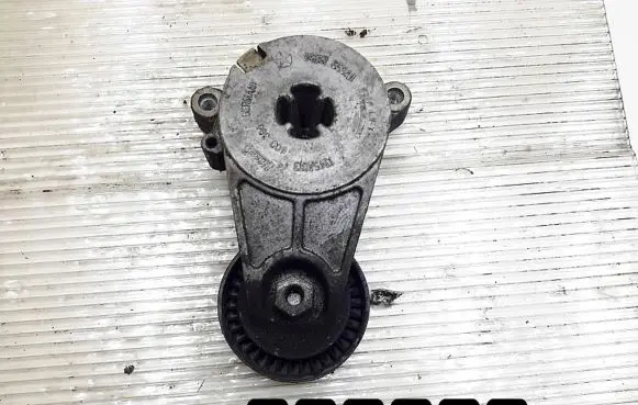 Mitsubishi Outlander Generator/alternator belt tensioner