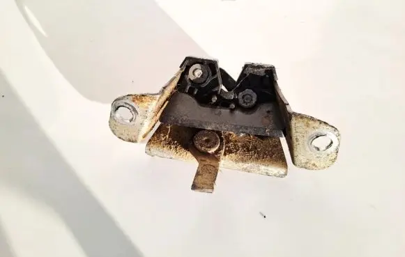 Toyota Aygo AB10 Tailgate/trunk/boot lock/catch/latch 693500h010 69350-0h010