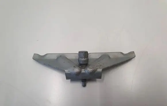 Battery bracket