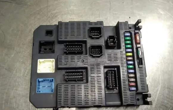 Peugeot 308 Comfort/convenience module 9663798180 BSI2004P000