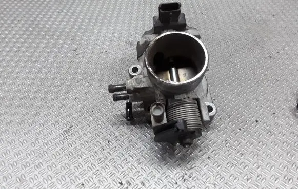 Hyundai Accent Throttle valve 8517022600