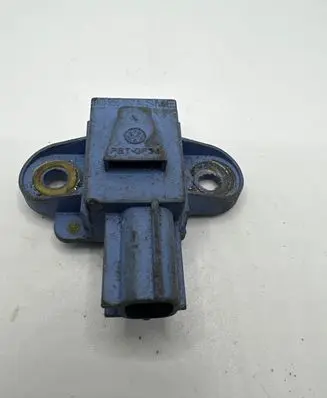 Volkswagen Golf V Airbag deployment crash/impact sensor 1K0955557A