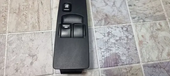 Mitsubishi Colt Electric window control switch 8608A076 C8DD524M