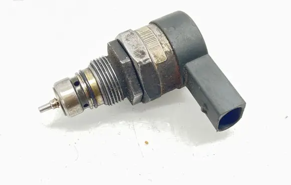 Mercedes-Benz ML W164 Fuel pressure regulator A6420780149