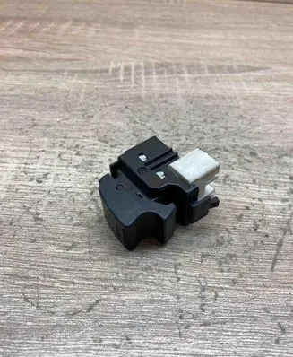 Toyota Corolla E100 Electric window control switch 6073Y65