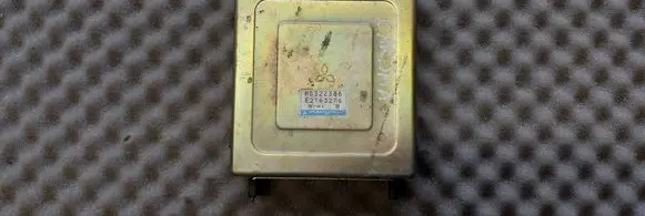 Mitsubishi Carisma Engine control unit/module MD322386 E2T63276 5701