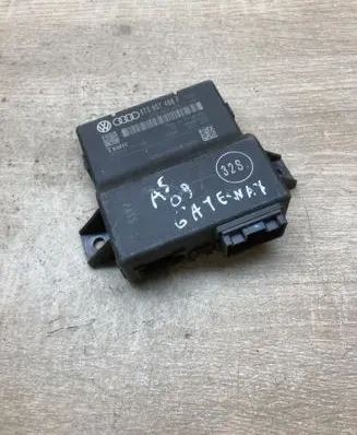 Audi A5 8T 8F Gateway control module 8T0907468F