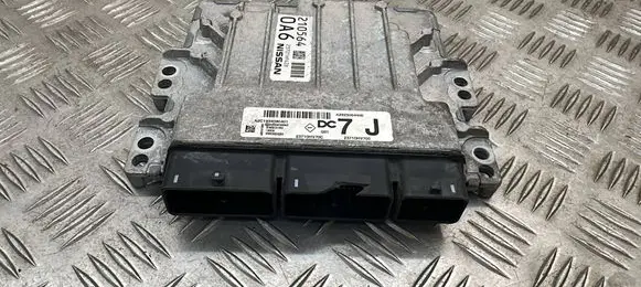 Nissan Qashqai Engine control unit/module 23710HV70C 23701HP42B A2C37779700