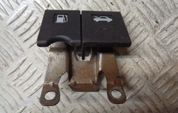 Nissan Note (E11) Engine bonnet (hood) release handle