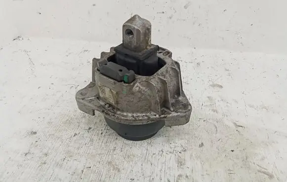 BMW 5 F10 F11 Engine mount bracket 6777371 677737104 686235