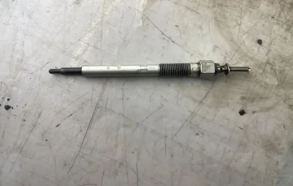 Opel Astra H Glow plug NGKCZ22