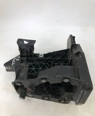 Mercedes-Benz GLE W167 Radiator mount bracket A1676206601