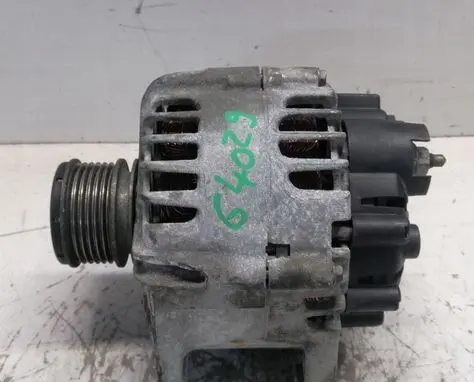 Dacia Sandero Generator/alternator 231003831R