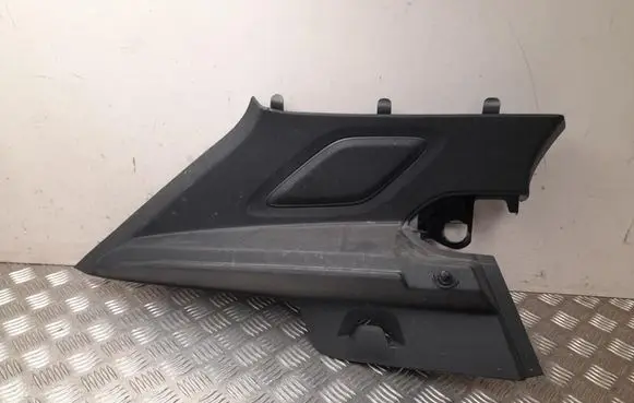 Volvo XC40 (C) pillar trim 32244154