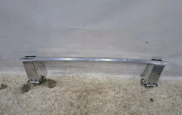 Volvo XC60 Front bumper support beam 
