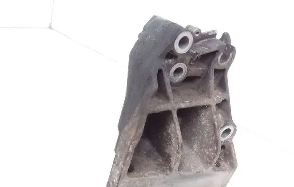Land Rover Freelander 2 - LR2 Engine mounting bracket 9682877580