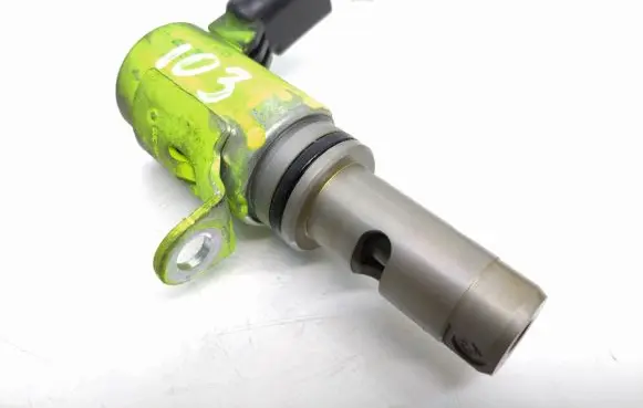 Volkswagen PASSAT B6 Camshaft vanos timing valve 03C906455A