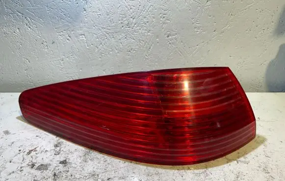 Peugeot 607 Rear/tail lights
