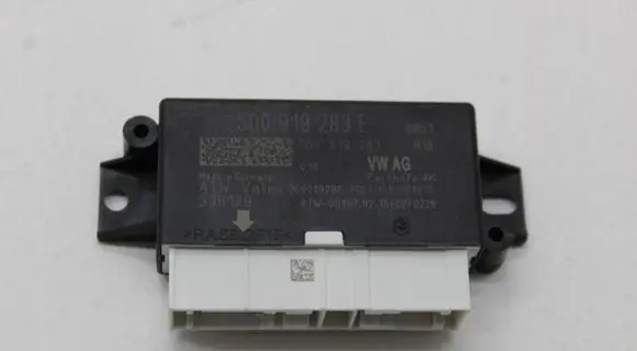 Audi TT TTS RS Mk3 8S Parking PDC control unit/module 5Q0919283E