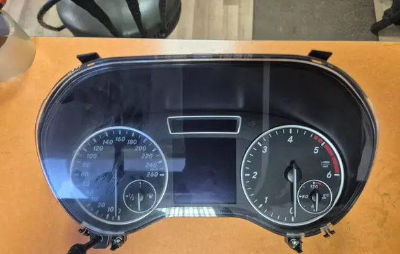 Mercedes-Benz B W246 W242 Speedometer (instrument cluster) A2469006811 0263681383 A2469013904