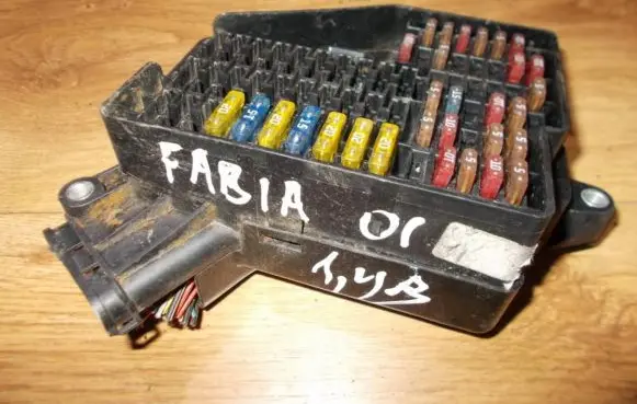 Skoda Fabia Mk1 (6Y) Fuse box set