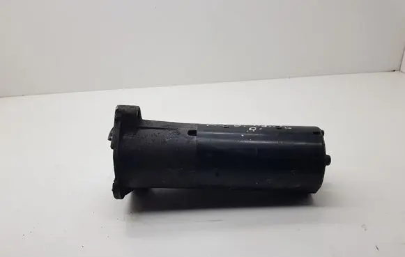 Volkswagen PASSAT B5.5 Starter motor 068911024H