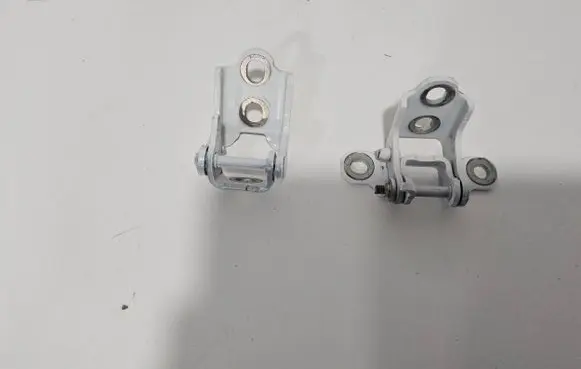 Rear door hinge set