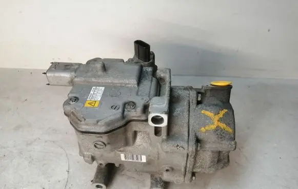 Toyota Yaris Air conditioning (A/C) compressor (pump) 0422001350 ES14C 18387