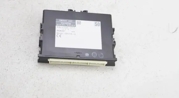 Toyota Auris E180 Keyless (KESSY) go control unit/module 89990-02200
