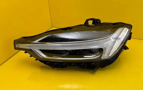 Volvo XC60 Headlight/headlamp 32133544