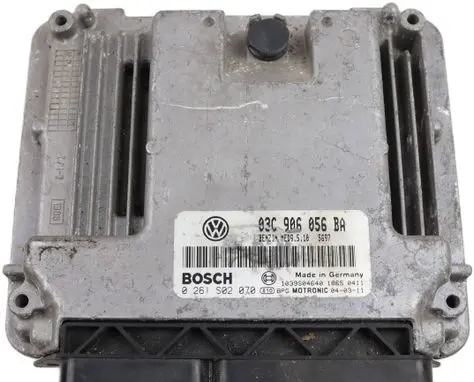 Volkswagen Golf V Engine control unit/module 03C906056BA 0261S02070