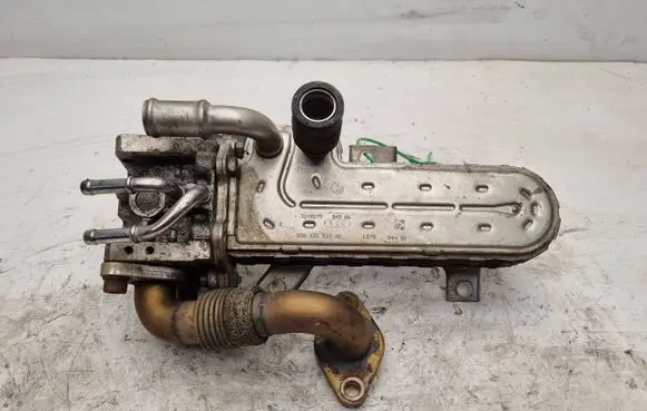 Volkswagen Golf V EGR valve cooler 038131513AD