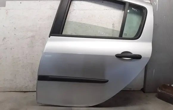 Renault Clio III Rear door 