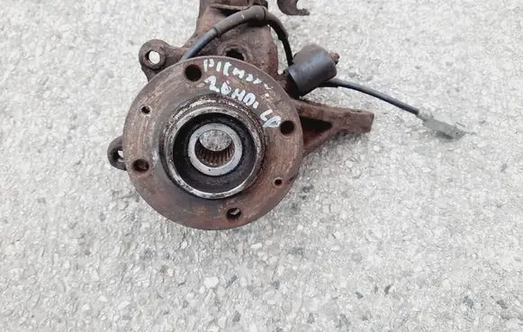 Citroen Xsara Picasso Front wheel hub spindle knuckle