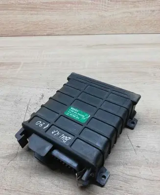 Volkswagen Golf III Engine control unit/module ECU 811906264 0280800104