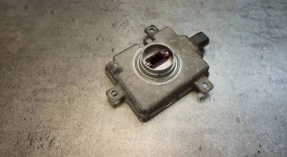 Mitsubishi Outlander Headlight ballast module Xenon W3T20971