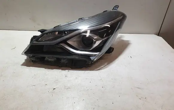Toyota Yaris Headlight/headlamp 0D1970D198 0D19700198 0D199CD200