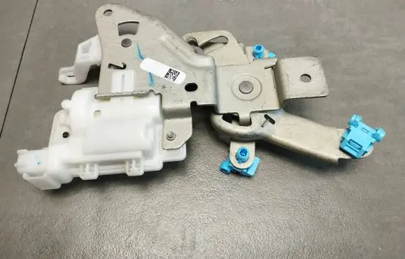 Volkswagen Amarok II Soft lock spindle drive N1WBE431F94BA