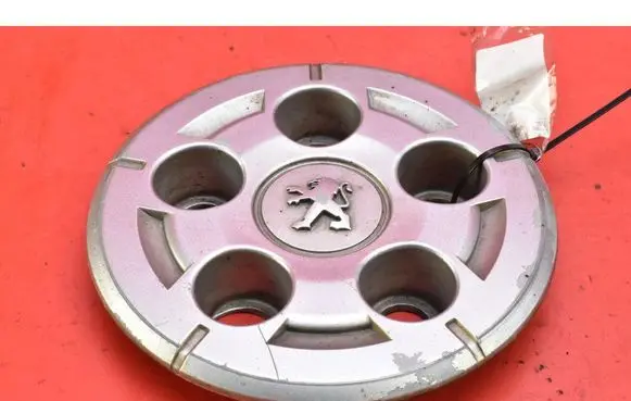 Peugeot Boxer R17 wheel hub/cap/trim 1352634080
