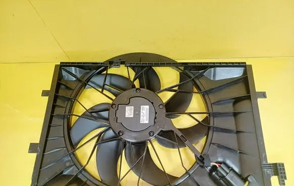 Mercedes-Benz CLK A209 C209 Electric radiator cooling fan A2035400688 A2035001593
