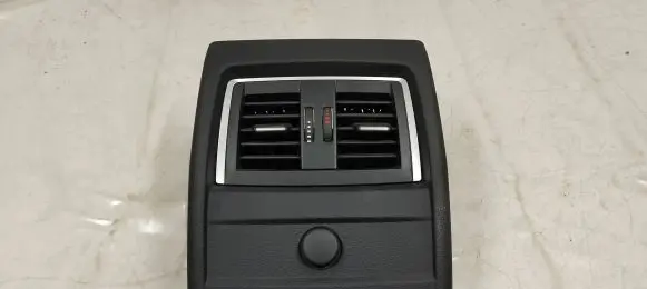 BMW 4 F36 Gran coupe Rear air vent grill 9218909