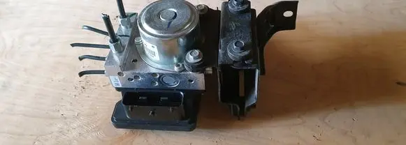 Nissan Leaf I (ZE0) ABS Pump 476604NCOA