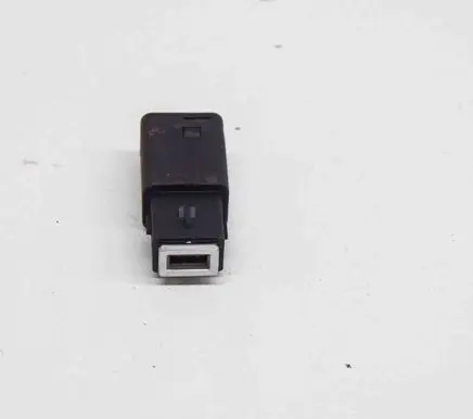 USB socket connector